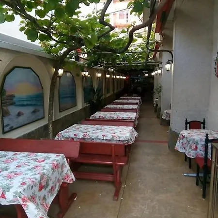 호텔 Family Andreev